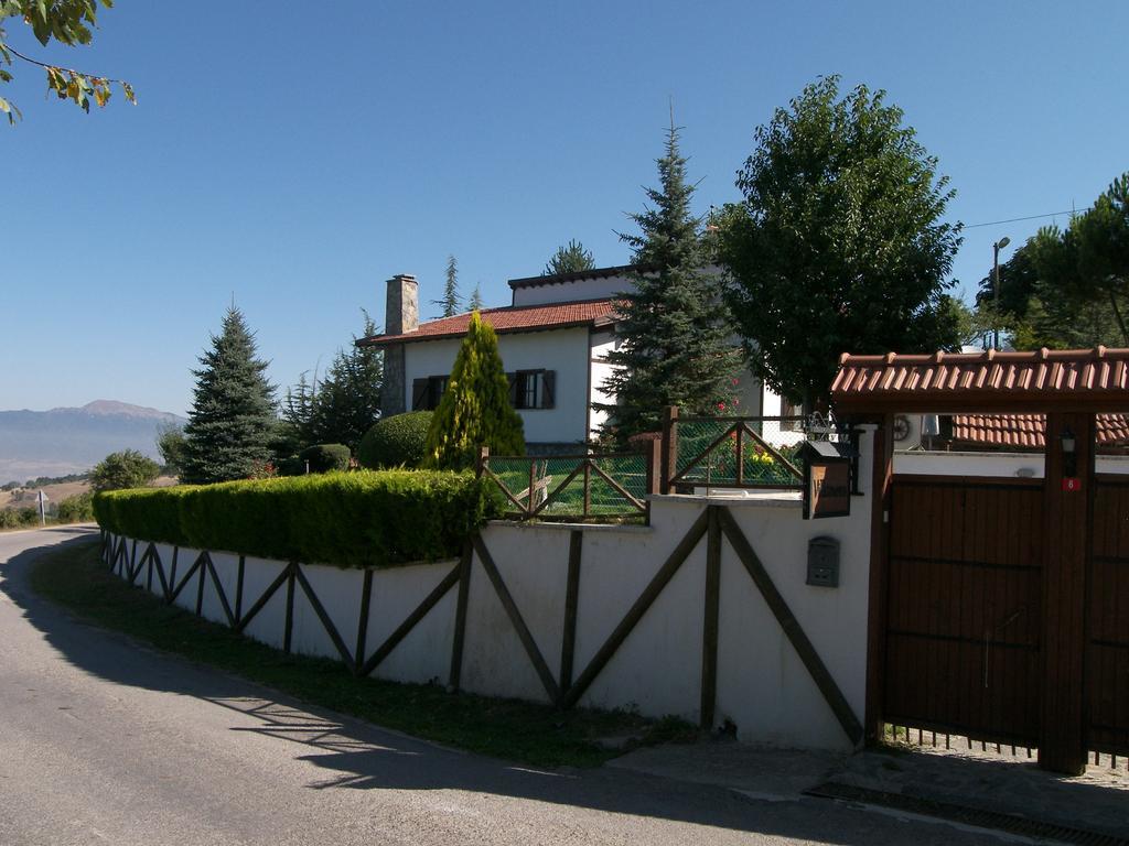 Villa Neva Hotel Kindira Exterior photo